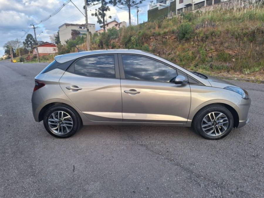 HYUNDAI - HB20 - 2021/2022 - Dourada - R$ 73.000,00