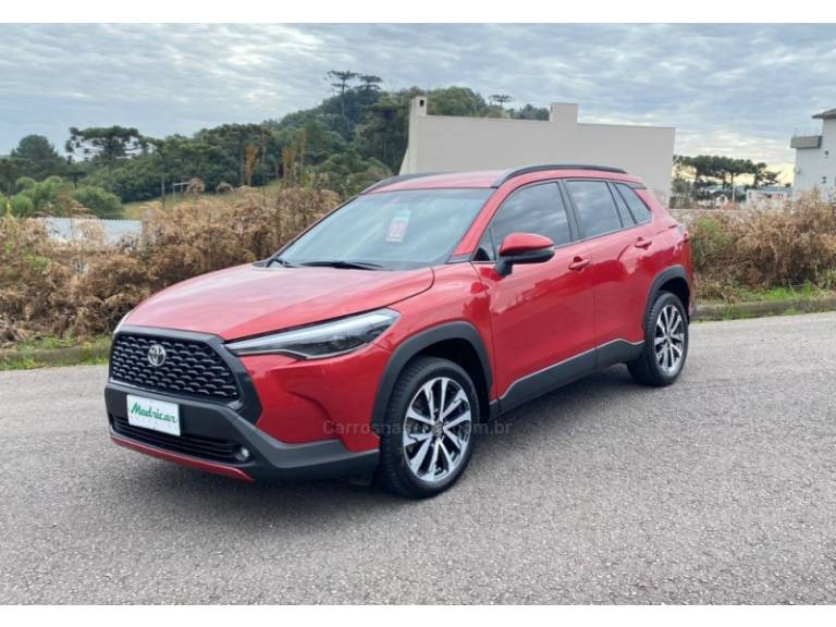 TOYOTA - COROLLA - 2021/2022 - Vermelha - R$ 135.000,00