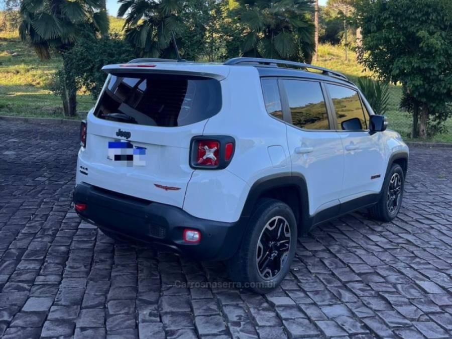 JEEP - RENEGADE - 2015/2016 - Branca - R$ 88.000,00