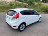 FORD - FIESTA - 2016/2017 - Branca - R$ 60.000,00