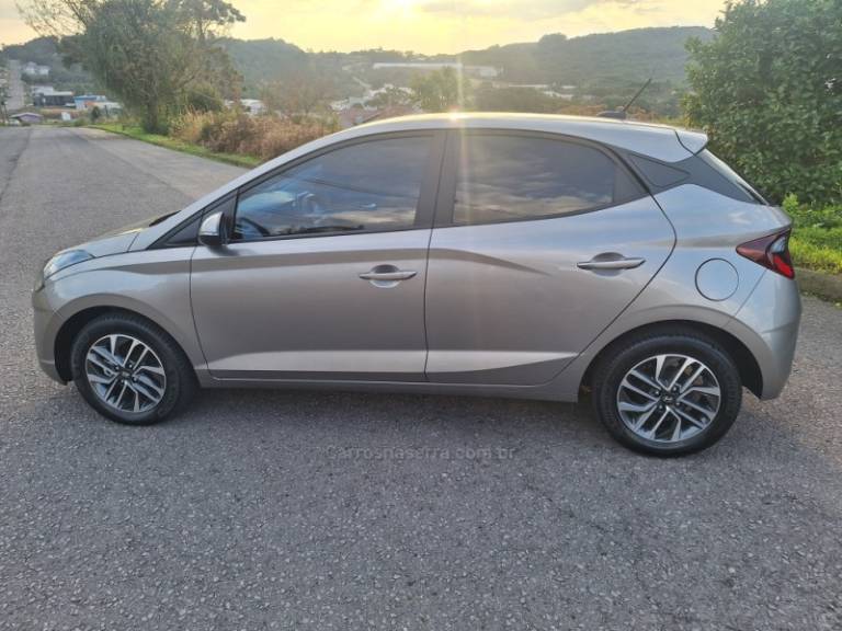 HYUNDAI - HB20 - 2021/2022 - Prata - R$ 73.000,00