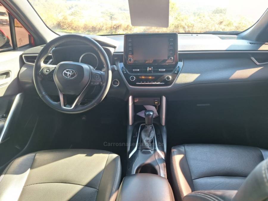 TOYOTA - COROLLA - 2021/2022 - Vermelha - R$ 135.000,00