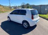 VOLKSWAGEN - UP - 2015/2016 - Branca - R$ 44.000,00