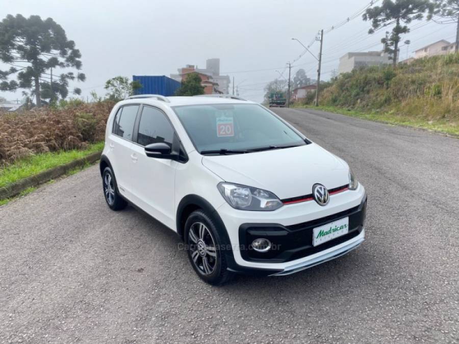 VOLKSWAGEN - UP - 2019/2020 - Branca - R$ 68.000,00