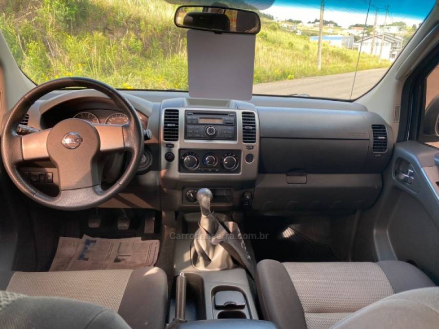 NISSAN - FRONTIER - 2013/2014 - Prata - R$ 101.000,00