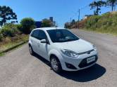FORD - FIESTA - 2013/2014 - Branca - R$ 40.000,00