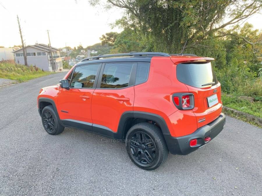 JEEP - RENEGADE - 2015/2016 - Laranja - R$ 83.000,00
