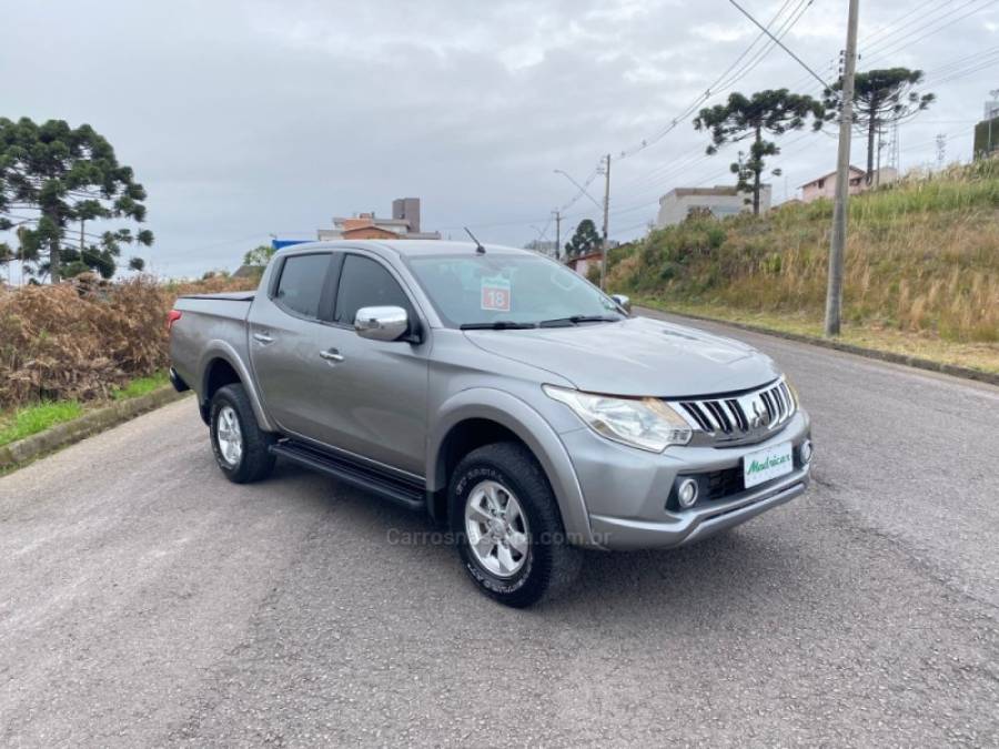 MITSUBISHI - L200 TRITON - 2017/2018 - Prata - R$ 150.000,00