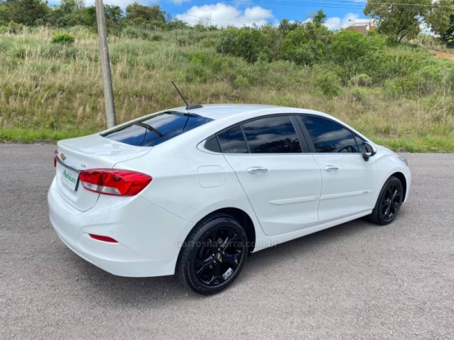 CHEVROLET - CRUZE - 2022/2023 - Branca - R$ 117.000,00