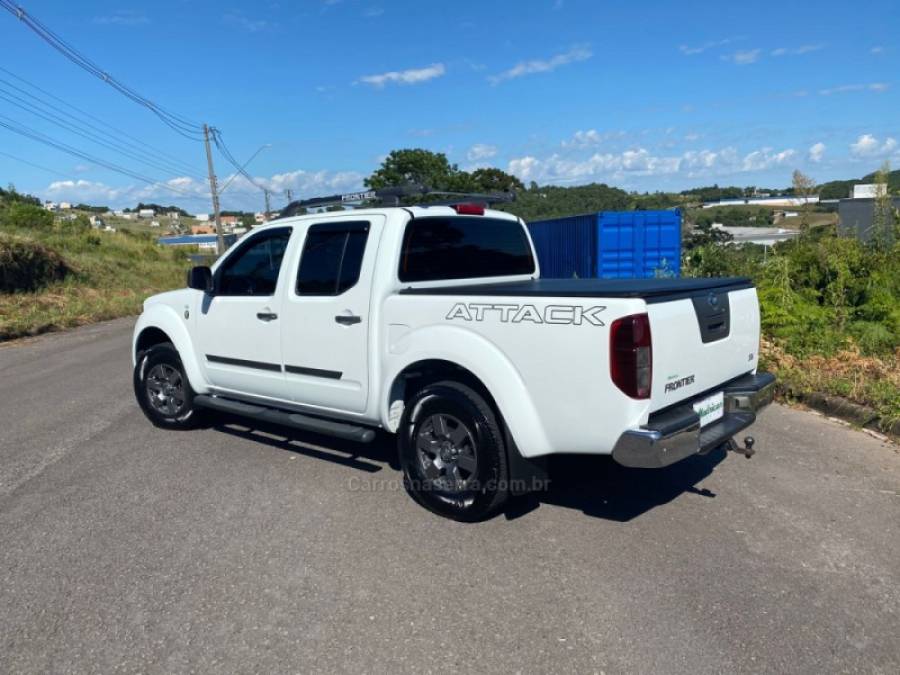 NISSAN - FRONTIER - 2012/2013 - Branca - R$ 105.000,00