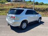 TOYOTA - HILUX SW4 - 2012/2012 - Prata - R$ 130.000,00