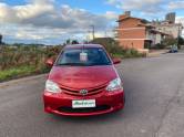 TOYOTA - ETIOS - 2013/2013 - Vermelha - R$ 40.000,00