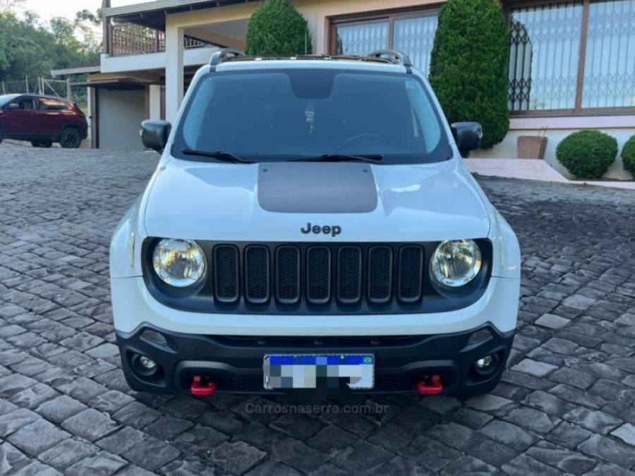 JEEP - RENEGADE - 2015/2016 - Branca - R$ 88.000,00