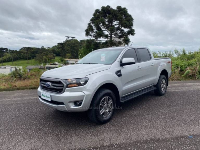 FORD - RANGER - 2021/2022 - Prata - R$ 170.000,00