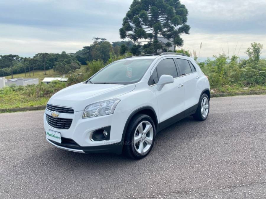 CHEVROLET - TRACKER - 2014/2015 - Branca - R$ 75.000,00