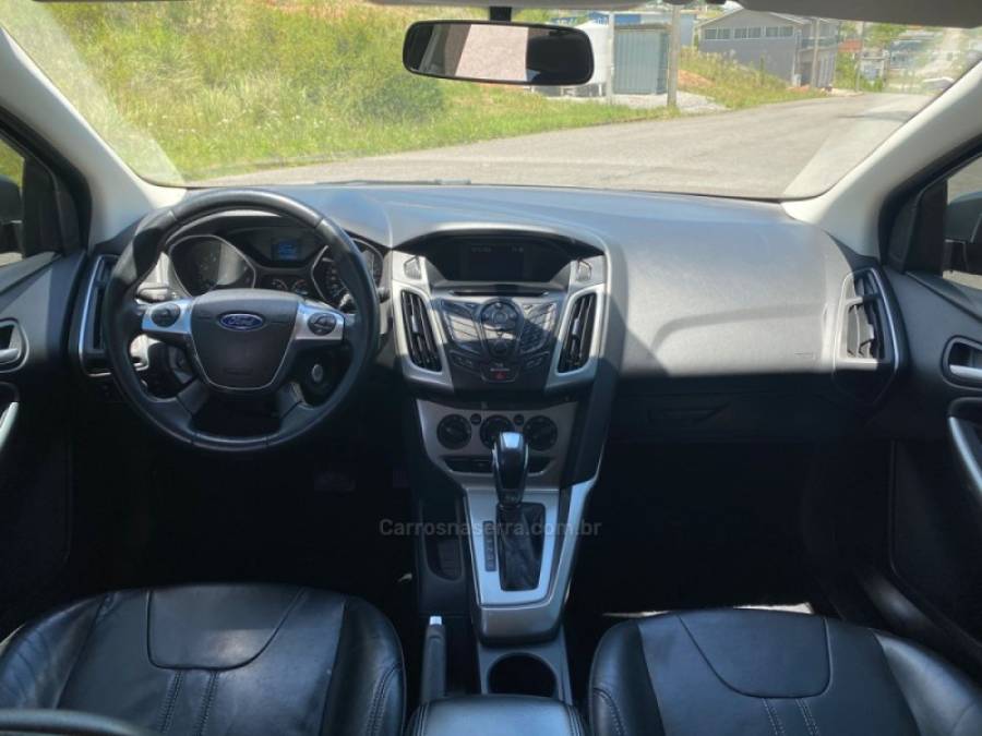FORD - FOCUS - 2013/2014 - Cinza - R$ 51.000,00