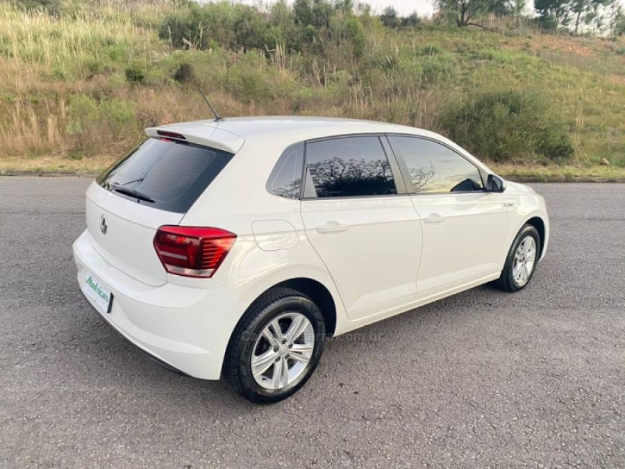 VOLKSWAGEN - POLO - 2018/2019 - Branca - R$ 63.500,00