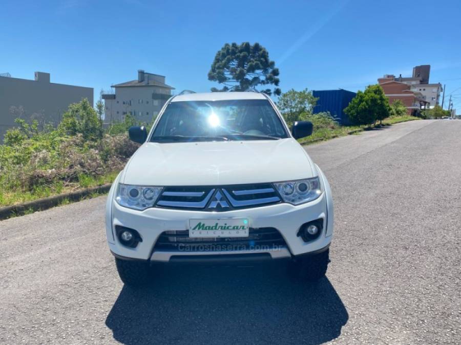 MITSUBISHI - PAJERO - 2015/2016 - Branca - R$ 130.000,00