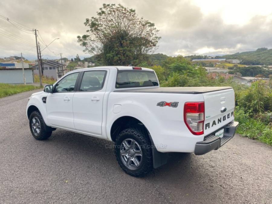 FORD - RANGER - 2019/2020 - Branca - R$ 138.000,00
