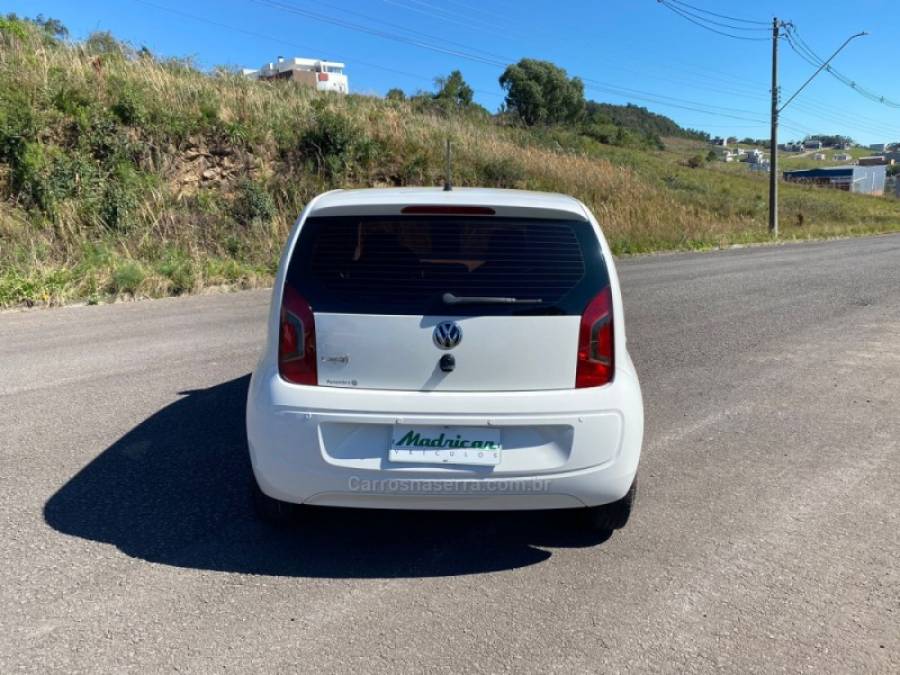 VOLKSWAGEN - UP - 2015/2016 - Branca - R$ 44.000,00