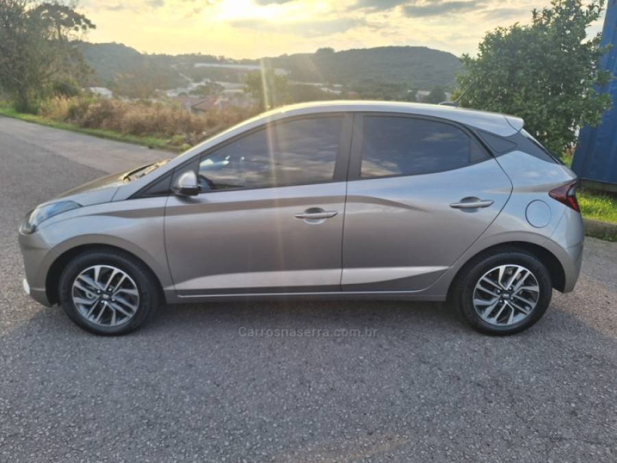 HYUNDAI - HB20 - 2021/2022 - Dourada - R$ 73.000,00