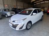 TOYOTA - YARIS - 2021/2022 - Branca - R$ 86.000,00
