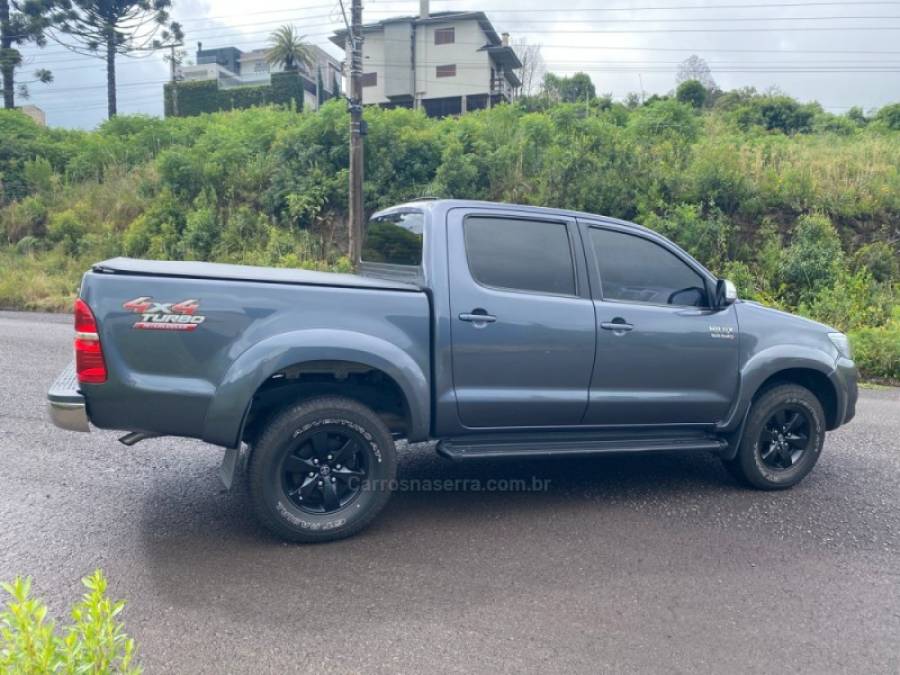 TOYOTA - HILUX - 2012/2013 - Cinza - R$ 127.000,00