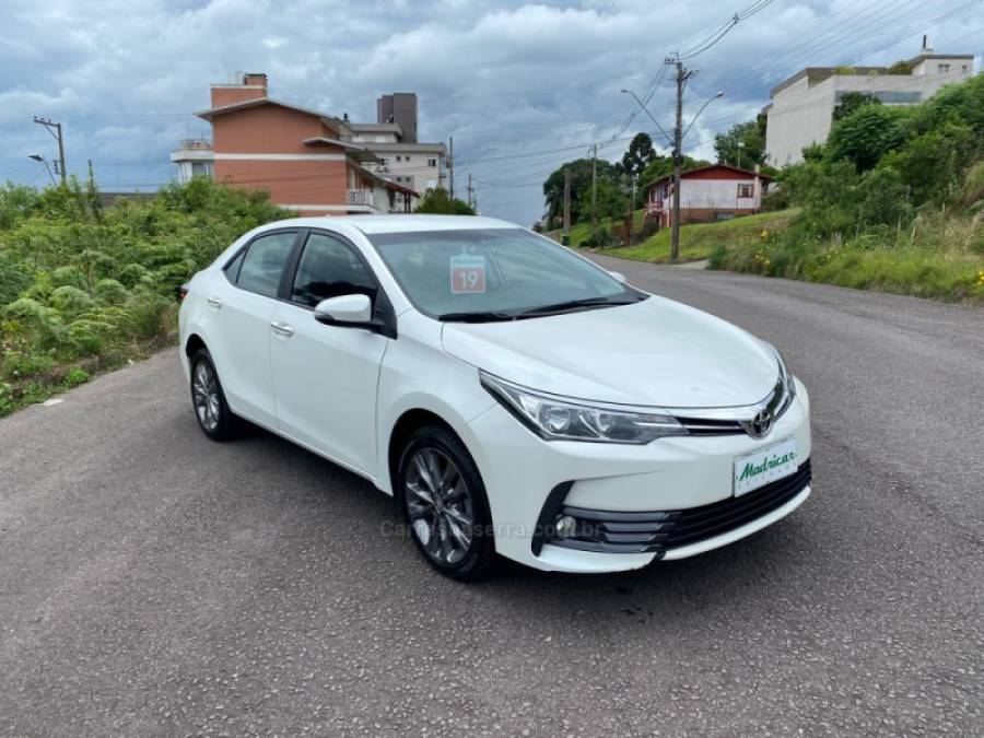 TOYOTA - COROLLA - 2019/2019 - Branca - R$ 108.000,00