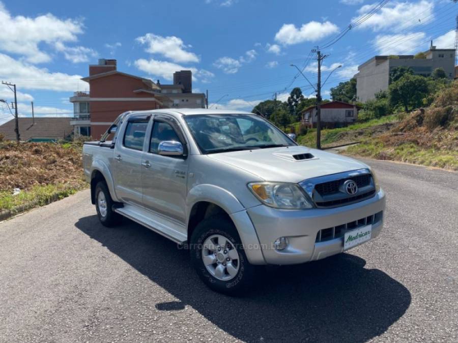 TOYOTA - HILUX - 2006/2006 - Prata - R$ 92.500,00