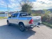TOYOTA - HILUX - 2023/2023 - Prata - R$ 270.000,00