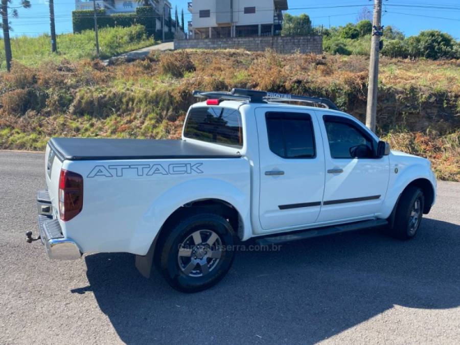 NISSAN - FRONTIER - 2012/2013 - Branca - R$ 105.000,00