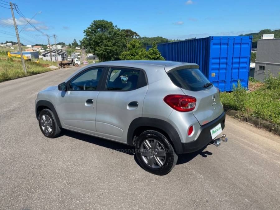 RENAULT - KWID - 2022/2023 - Prata - R$ 52.000,00