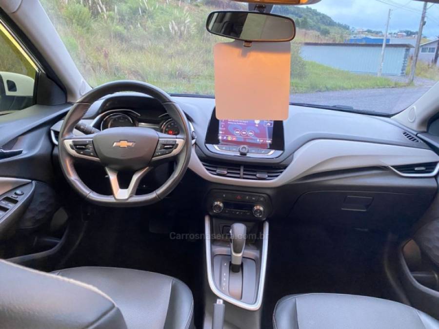 CHEVROLET - ONIX - 2021/2022 - Branca - R$ 84.000,00