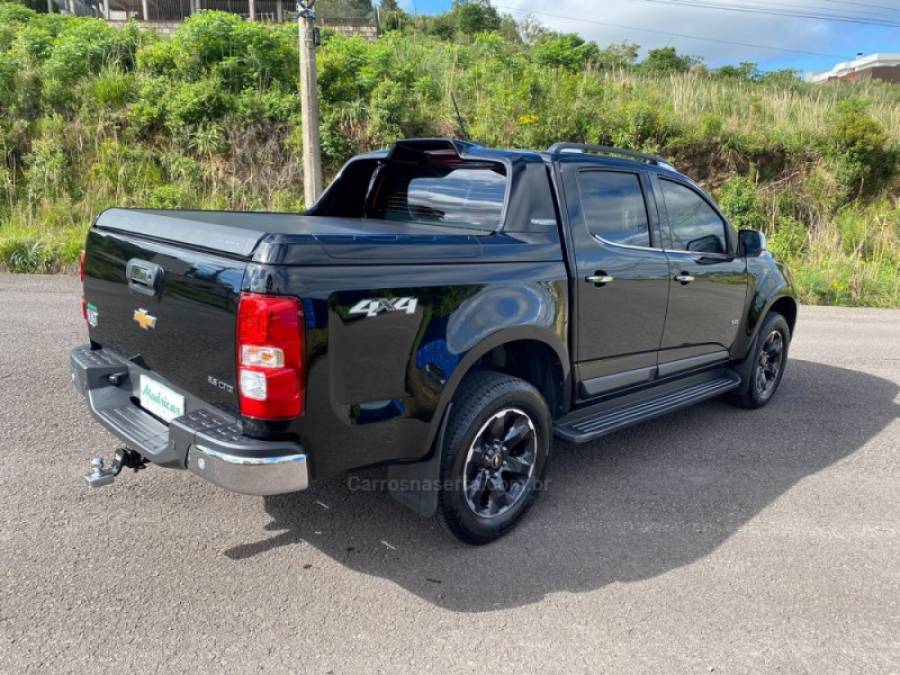 CHEVROLET - S10 - 2021/2022 - Preta - R$ 203.000,00