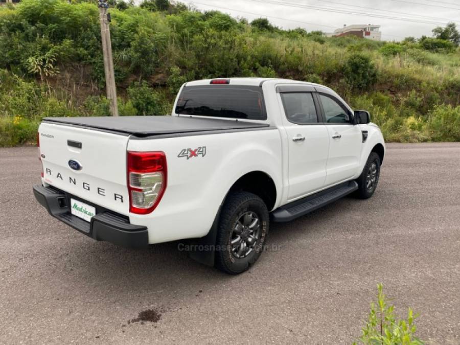 FORD - RANGER - 2015/2015 - Branca - R$ 98.000,00