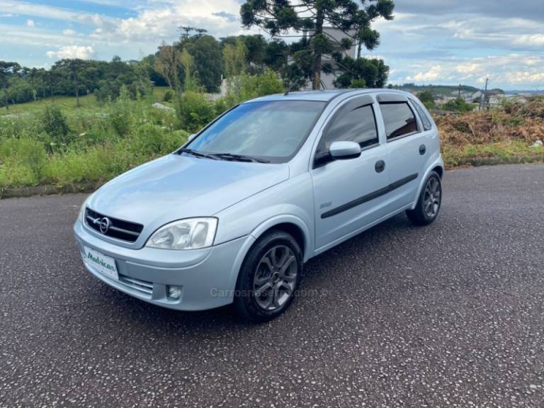 CHEVROLET - CORSA - 2006/2006 - Prata - R$ 27.900,00