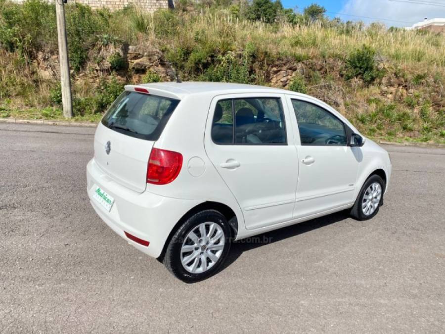 VOLKSWAGEN - FOX - 2012/2012 - Branca - R$ 32.500,00