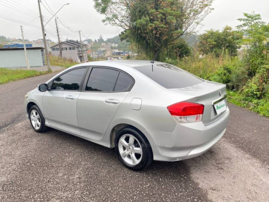 HONDA - CITY - 2011/2012 - Prata - R$ 42.000,00