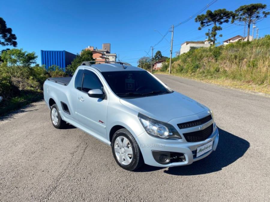 CHEVROLET - MONTANA - 2012/2013 - Prata - R$ 46.000,00
